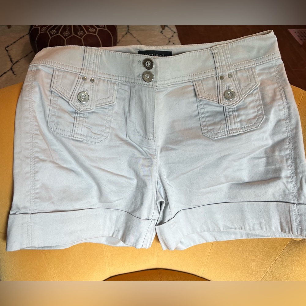 White House Black Market shorts size 2 light gray, stretch fabric, mid rise.